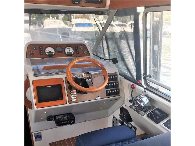 Book yachts online - motorboat - Nimbus 320 Coupe - Go Goo - rent