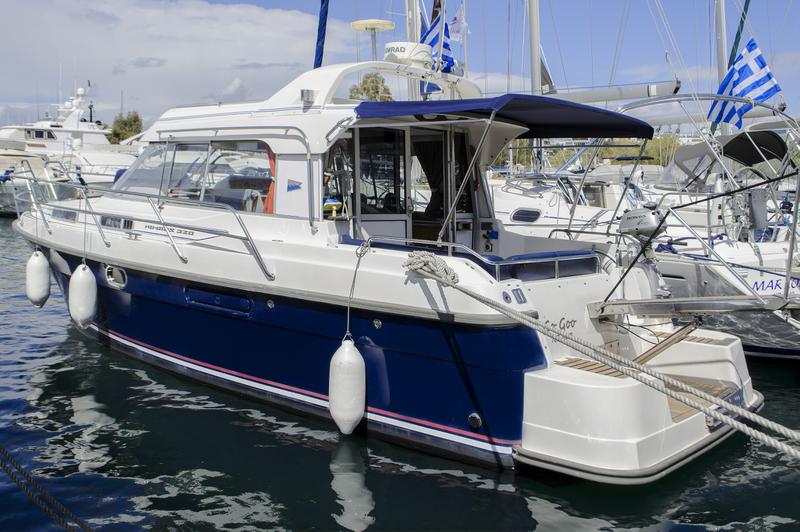 Book yachts online - motorboat - Nimbus 320 Coupe - Go Goo - rent