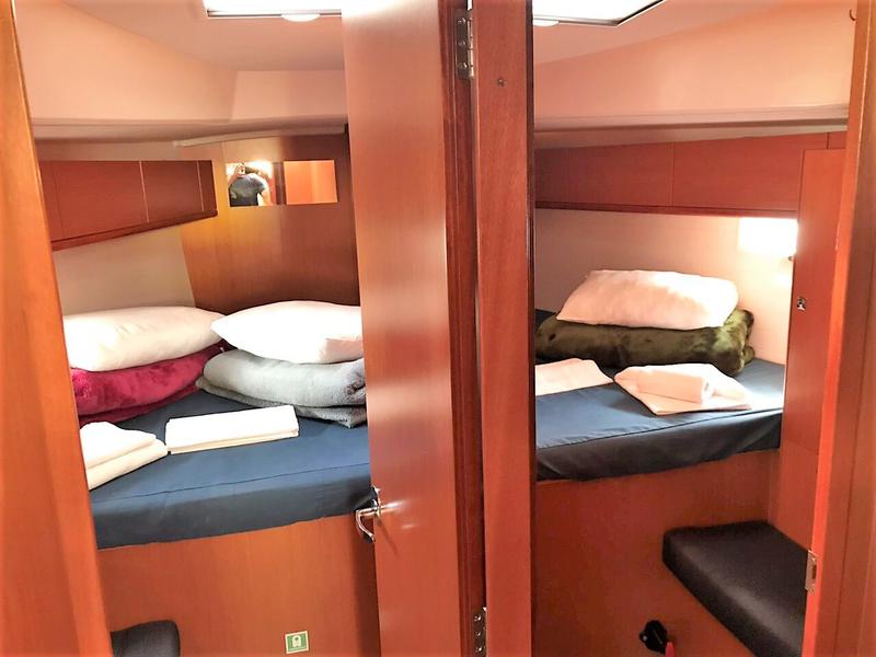 Book yachts online - sailboat - Bavaria Cruiser 46 - Olivia - rent