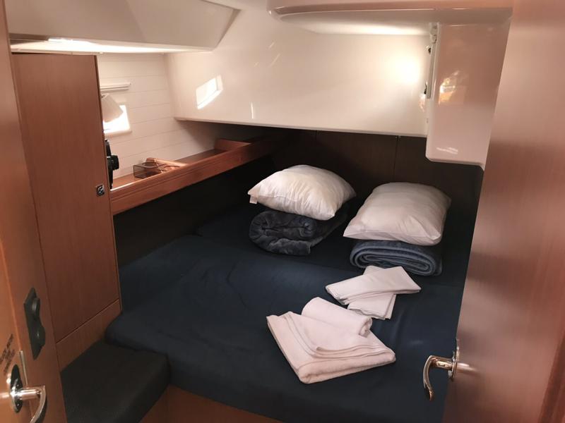 Book yachts online - sailboat - Bavaria Cruiser 46 - Olivia - rent