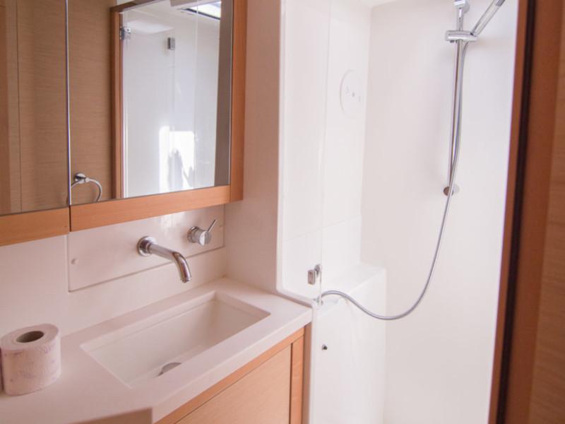 Book yachts online - catamaran - Lagoon 450 - Northern Breeze - rent