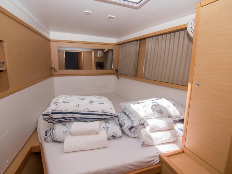 Book yachts online - catamaran - Lagoon 450 - Northern Breeze - rent