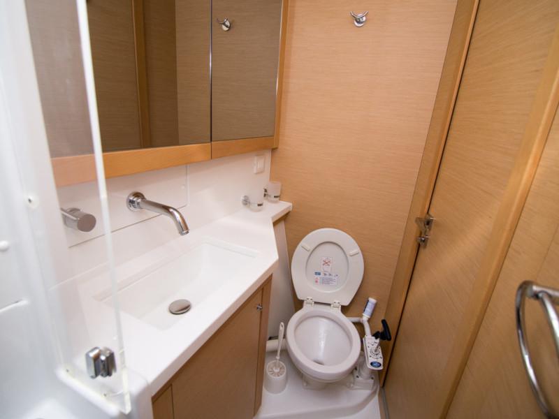Book yachts online - catamaran - Lagoon 450 - Northern Breeze - rent