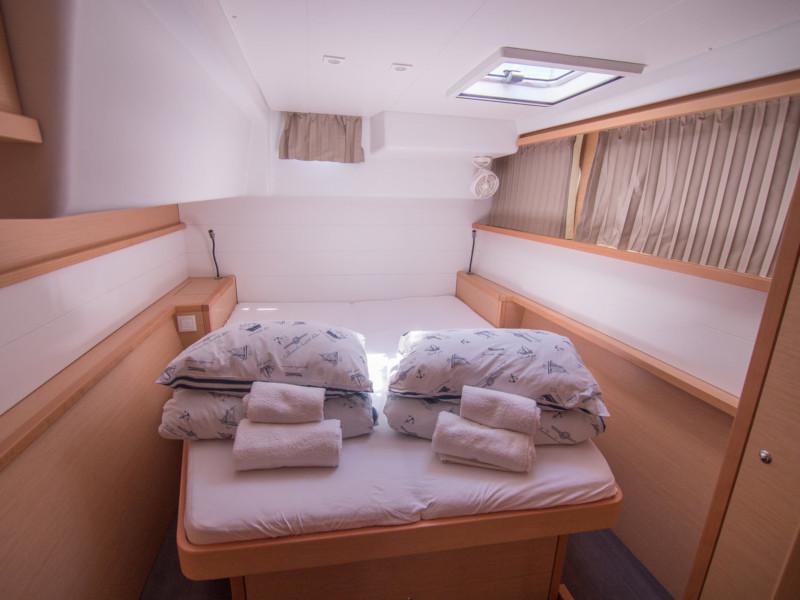 Book yachts online - catamaran - Lagoon 450 - Northern Breeze - rent