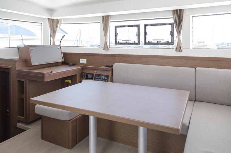 Book yachts online - catamaran - Lagoon 40 - Amalia II - rent