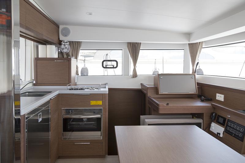 Book yachts online - catamaran - Lagoon 40 - Amalia II - rent
