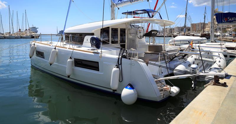 Book yachts online - catamaran - Lagoon 40 - Amalia II - rent