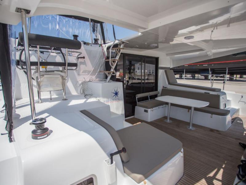 Book yachts online - catamaran - Lagoon 42 - Mitra - rent