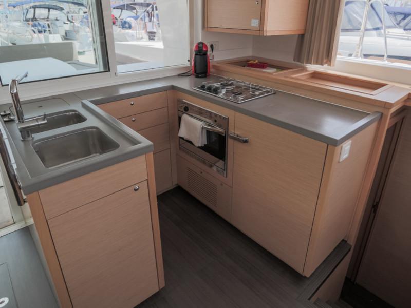 Book yachts online - catamaran - Lagoon 450 - Ariel - rent