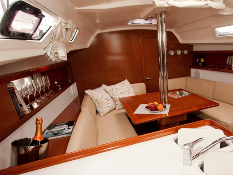 Book yachts online - sailboat - Oceanis 34 - Pink Floyd - rent