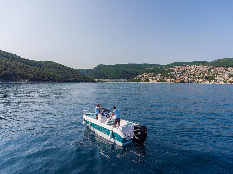 Book yachts online - motorboat - Bluline 21 Open - AQUARIUS - rent