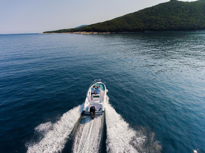 Book yachts online - motorboat - Bluline 21 Open - AQUARIUS - rent