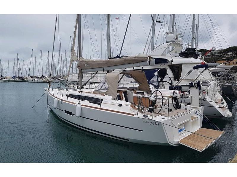 Book yachts online - sailboat - Dufour 360 Grand Large - Blue Mares - rent
