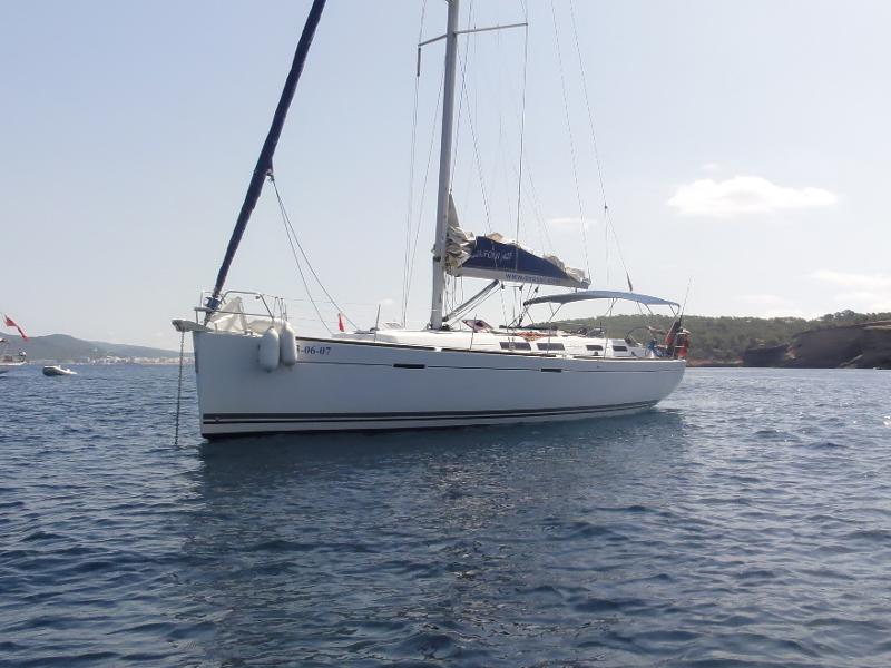 Book yachts online - sailboat - Dufour 425 GL - Al- Borany - rent
