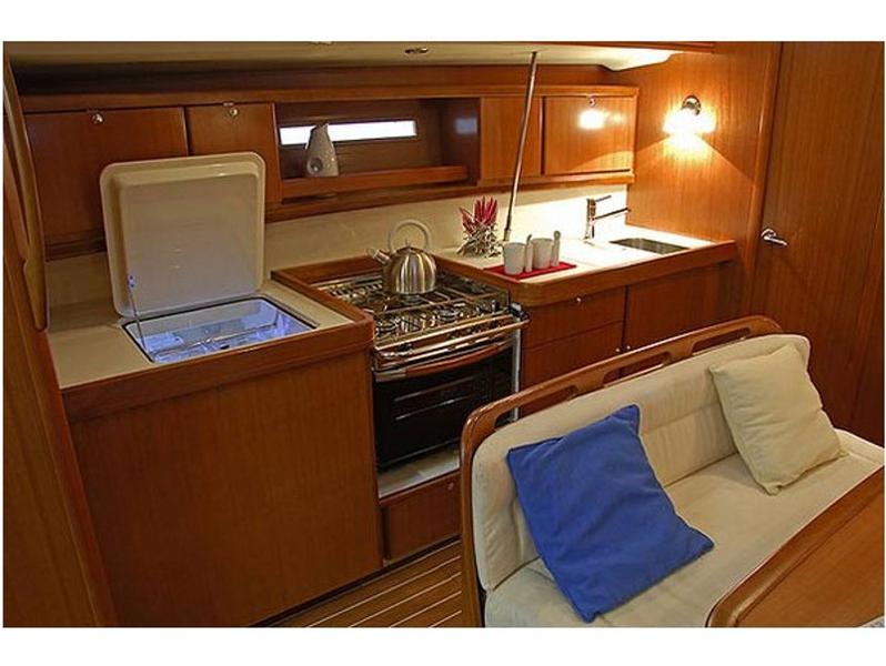 Book yachts online - sailboat - Dufour 425 GL - Al- Borany - rent