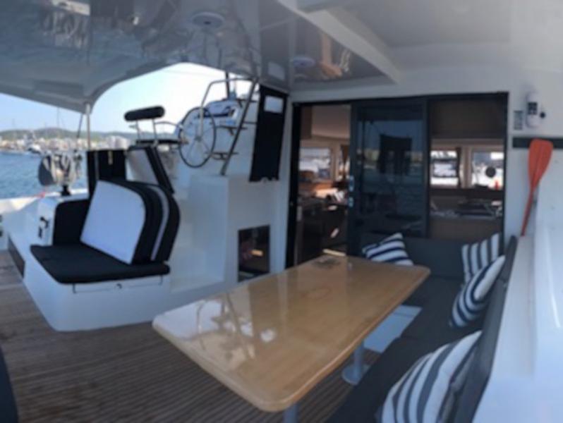 Book yachts online - catamaran - Lagoon 42 - Genista II - rent