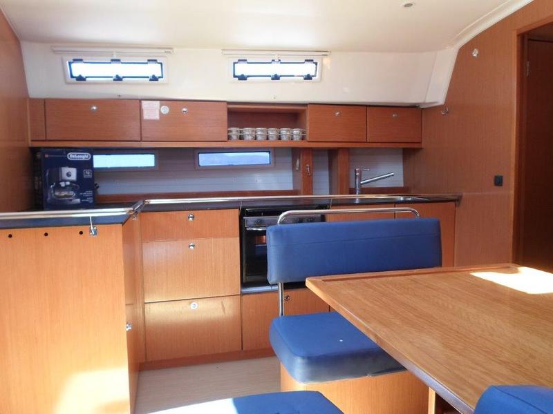 Book yachts online - sailboat - Bavaria 45 Cruiser - Priamos - rent