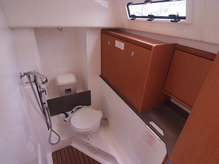 Book yachts online - sailboat - Bavaria Cruiser 33 - LAHOR - rent