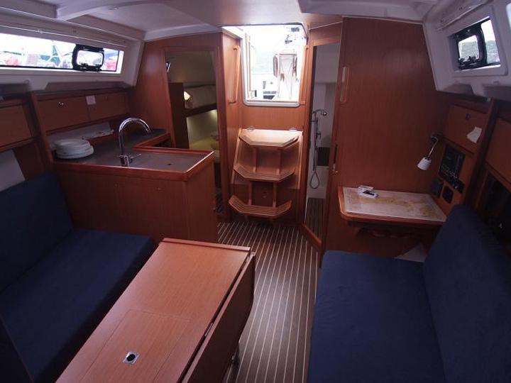 Book yachts online - sailboat - Bavaria Cruiser 33 - LAHOR - rent