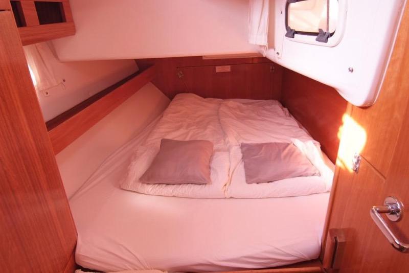 Book yachts online - sailboat - Bavaria 42 Cruiser - LUPA - rent