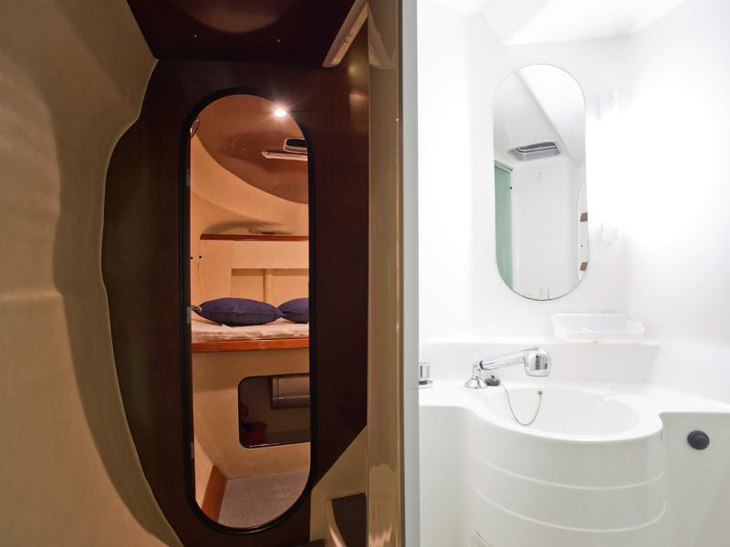Book yachts online - catamaran - Athena 38 (4+2 cab) - SWAN - rent