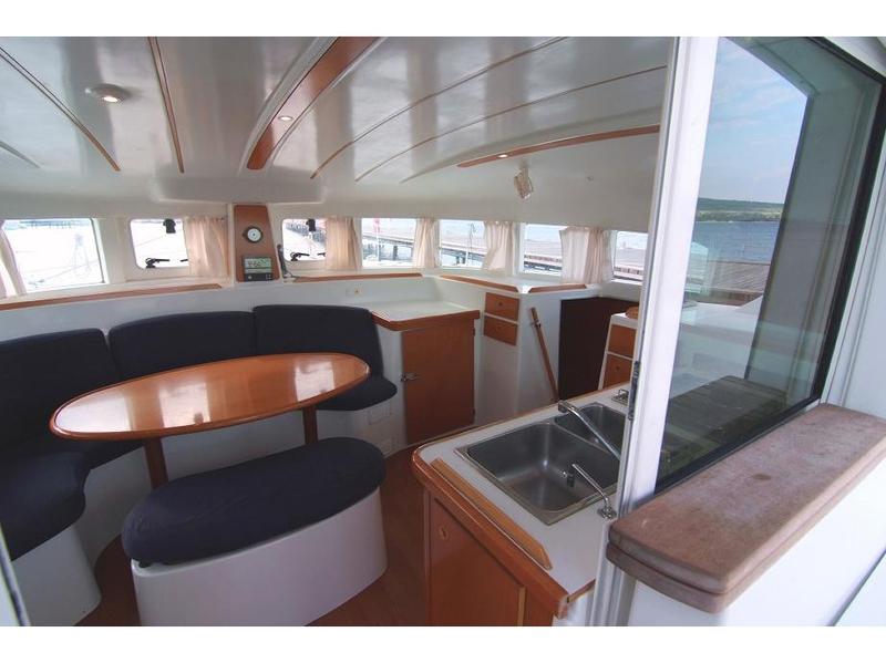 Book yachts online - catamaran - Lagoon 380 S2 (4+2 cab) - RELAX - rent