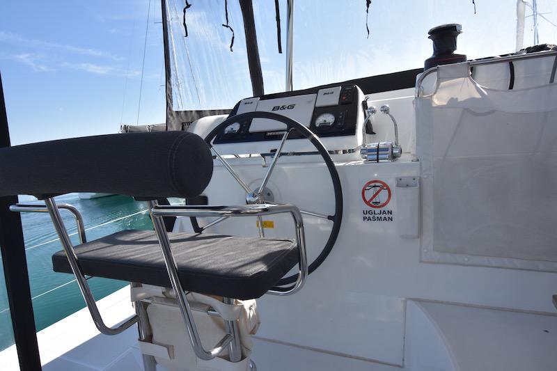 Book yachts online - catamaran - Lagoon 42 - LOLINA - rent