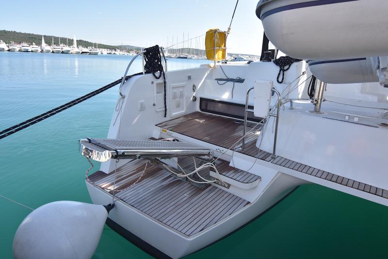Book yachts online - catamaran - Lagoon 42 - LOLINA - rent