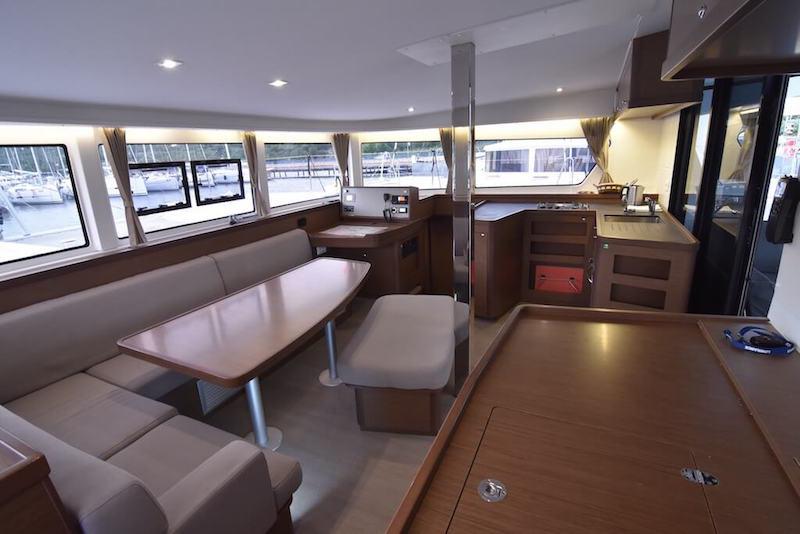 Book yachts online - catamaran - Lagoon 42 - LOLINA - rent