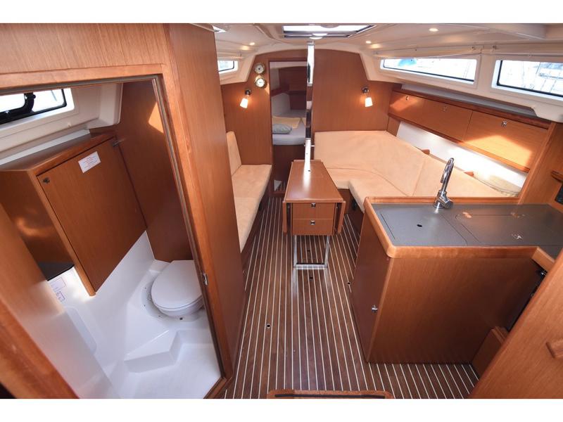 Book yachts online - sailboat - Bavaria Cruiser 34 - TALASSA - rent