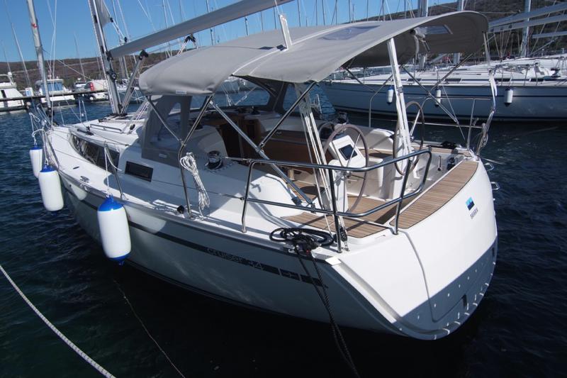 Book yachts online - sailboat - Bavaria Cruiser 34 - TALASSA - rent
