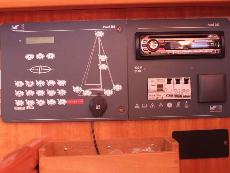 Book yachts online - sailboat - Bavaria 33 Cruiser - IDEFIX  - rent