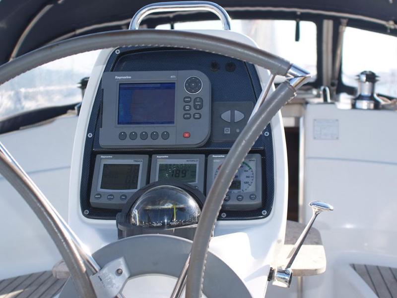 Book yachts online - sailboat - Bavaria 33 Cruiser - IDEFIX  - rent
