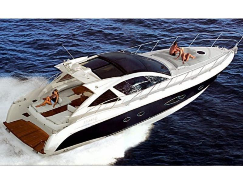 Book yachts online - motorboat - Azimut 50 - Blue Marina - rent