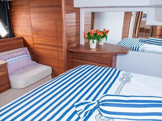 Book yachts online - motorboat - Sealine T 50 - Maja 2 - rent