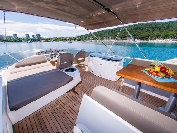 Book yachts online - motorboat - Sealine T 50 - Maja 2 - rent