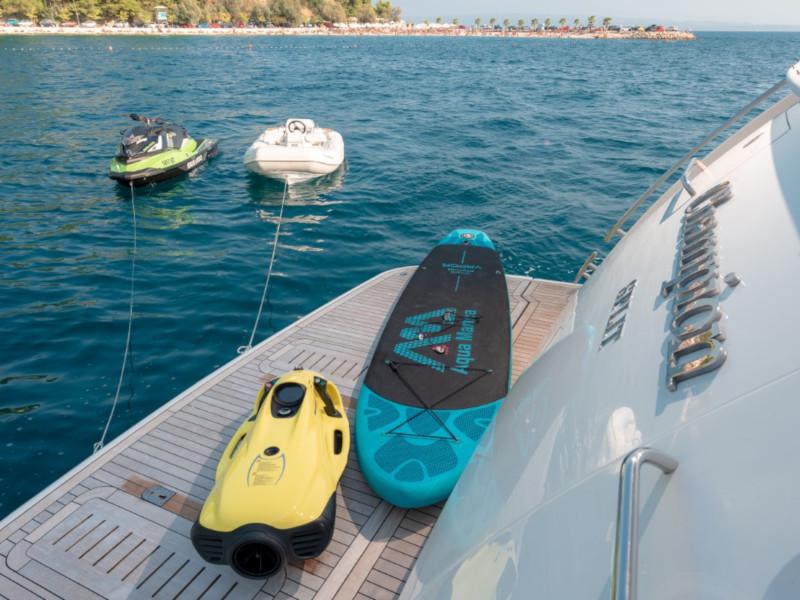 Book yachts online - motorboat - Princess 72 Fly - Champion - rent