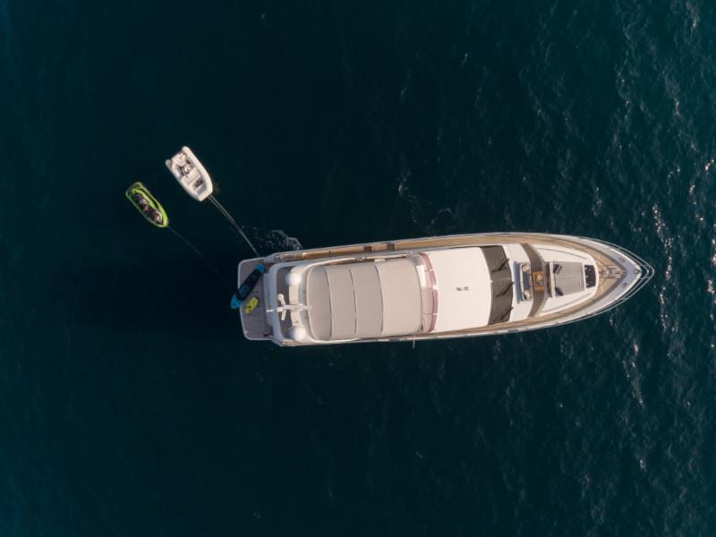 Book yachts online - motorboat - Princess 72 Fly - Champion - rent