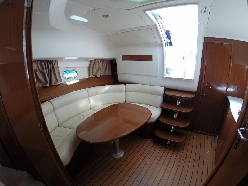 Book yachts online - motorboat - Prestige 34 - GOA 4 - rent