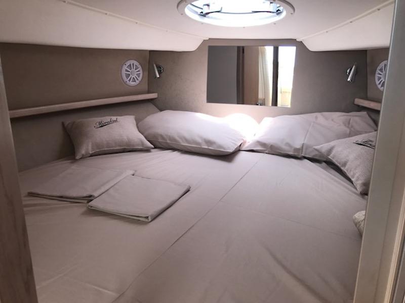 Book yachts online - motorboat - Mirakul 30 HT - Blowfish - rent