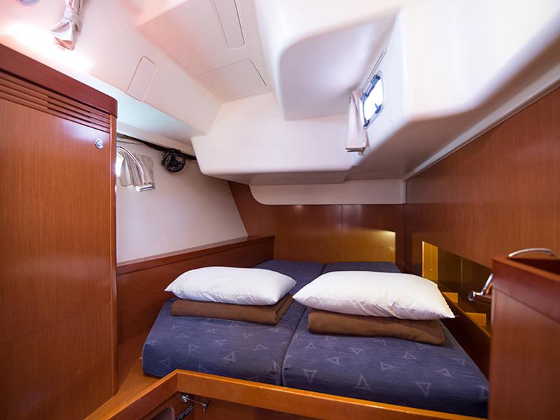 Book yachts online - sailboat - Oceanis 54 - Chill Out - rent