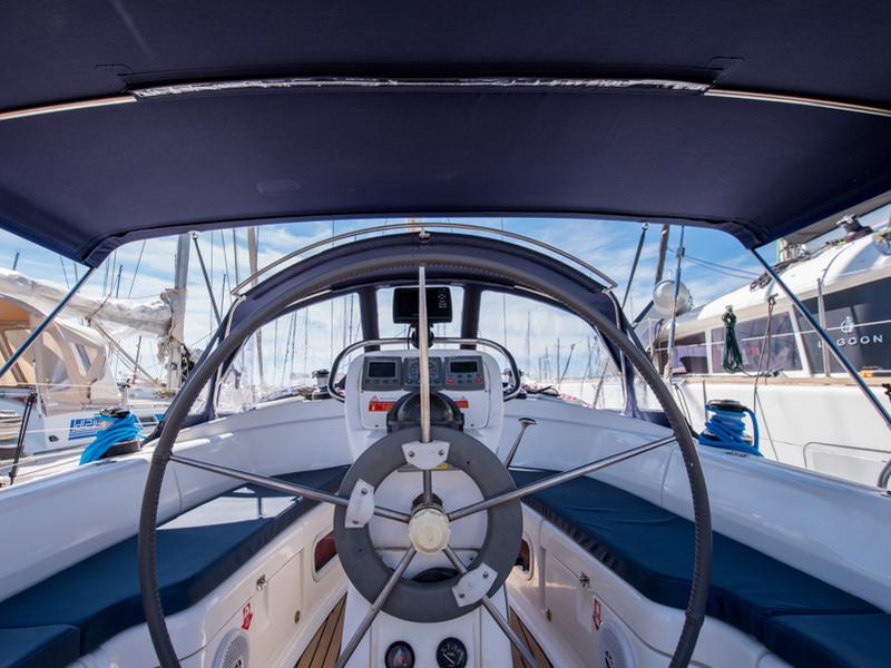 Book yachts online - sailboat - Bavaria 38 - Arcturos - rent