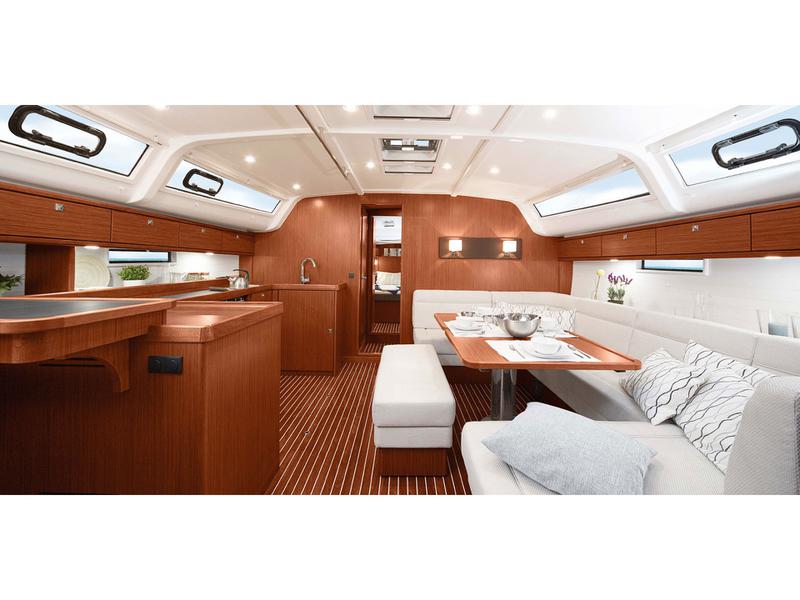 Book yachts online - sailboat - Bavaria Cruiser  51 - Skyfall - rent