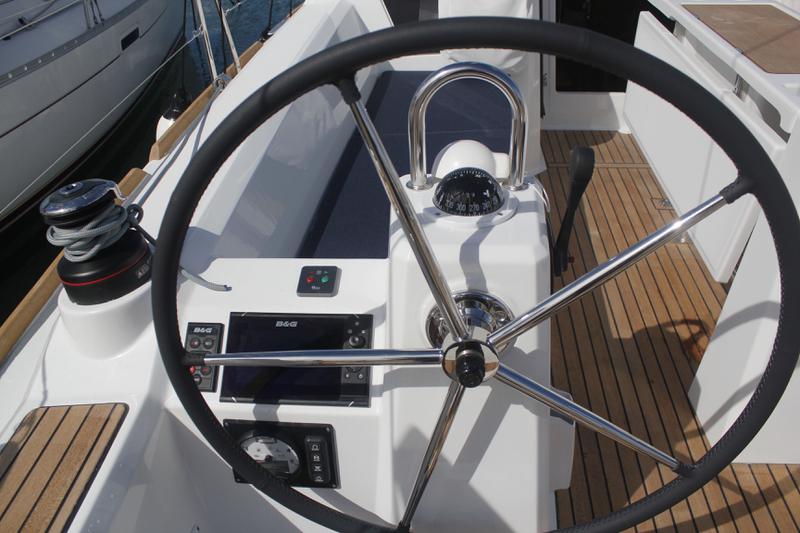 Book yachts online - sailboat - Oceanis 35.1 - LLAMPUGA - rent