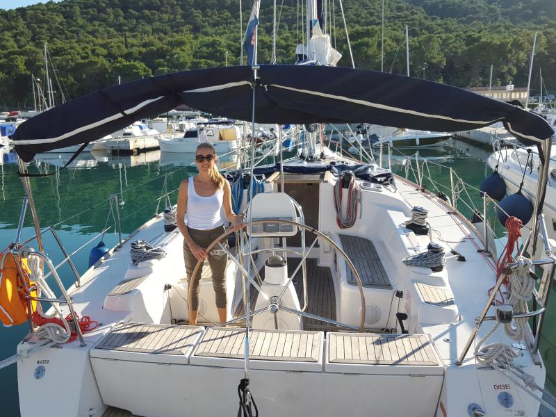 Book yachts online - sailboat - Salona 45 - Mima - rent