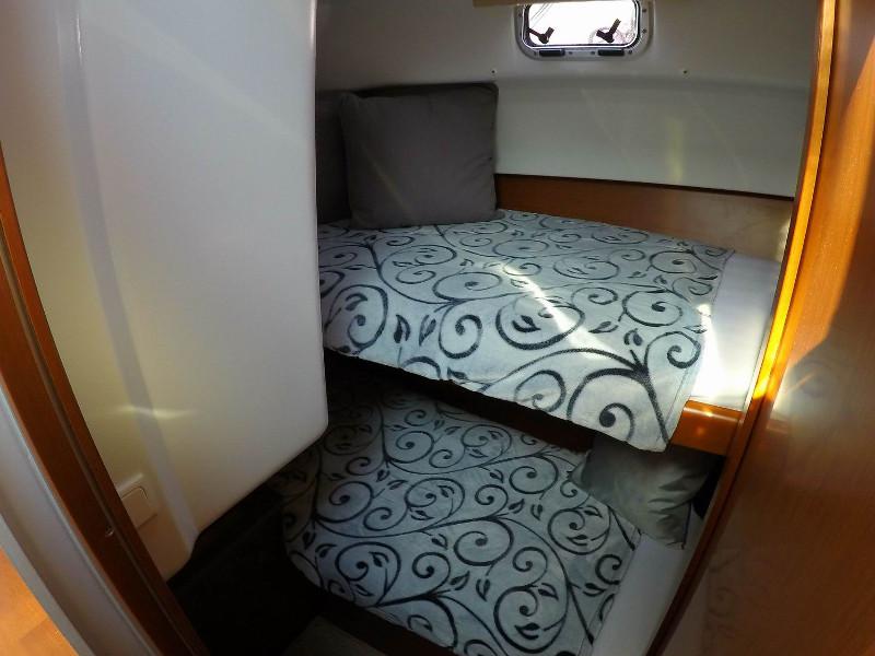 Book yachts online - motorboat - Antares 30 Fly - Lumar SeaMotion - rent