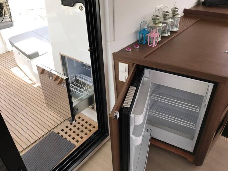 Book yachts online - catamaran - Lagoon 42 - Sonic | A/C, Gen, Water-maker, Teak stern - rent