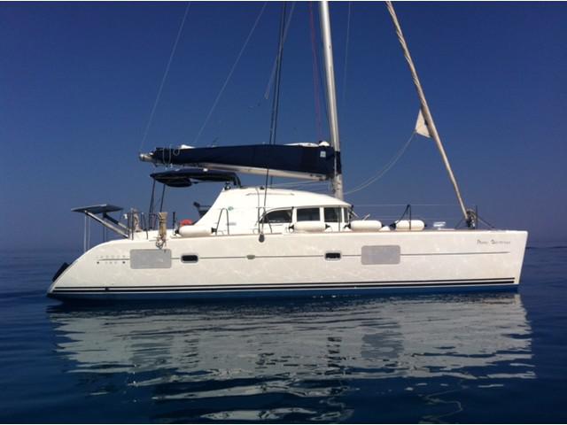 Book yachts online - catamaran - Lagoon 380 - Homo Delphinus - rent