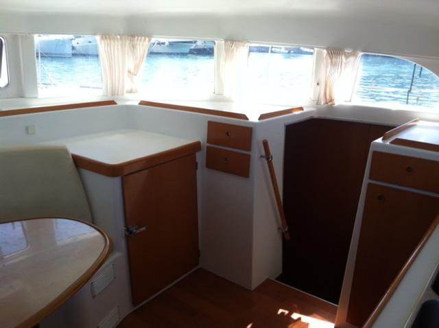 Book yachts online - catamaran - Lagoon 380 - Homo Delphinus - rent