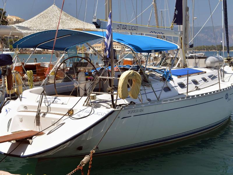 Book yachts online - sailboat - Dufour 454 Classic - Star Light - rent